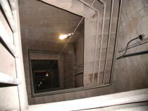 Výtahová šachta bez výtahu, přístup do podzemí