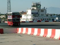 pstupov sesta na Gib vede pes letit a jezd po n i klasick Doubledeckery