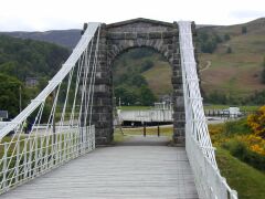 Most je přístupný pouze pěšákům a bicyklistům