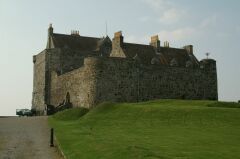 Duart Castle od parkovit