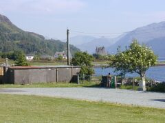 Zdenda v poped, Eilean Donan Castle v pozad